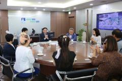 장안구 지역사회보장협의체 미용 봉사물품 전달식5번 사진